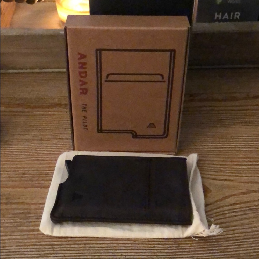 Andar--The Pilot wallet
